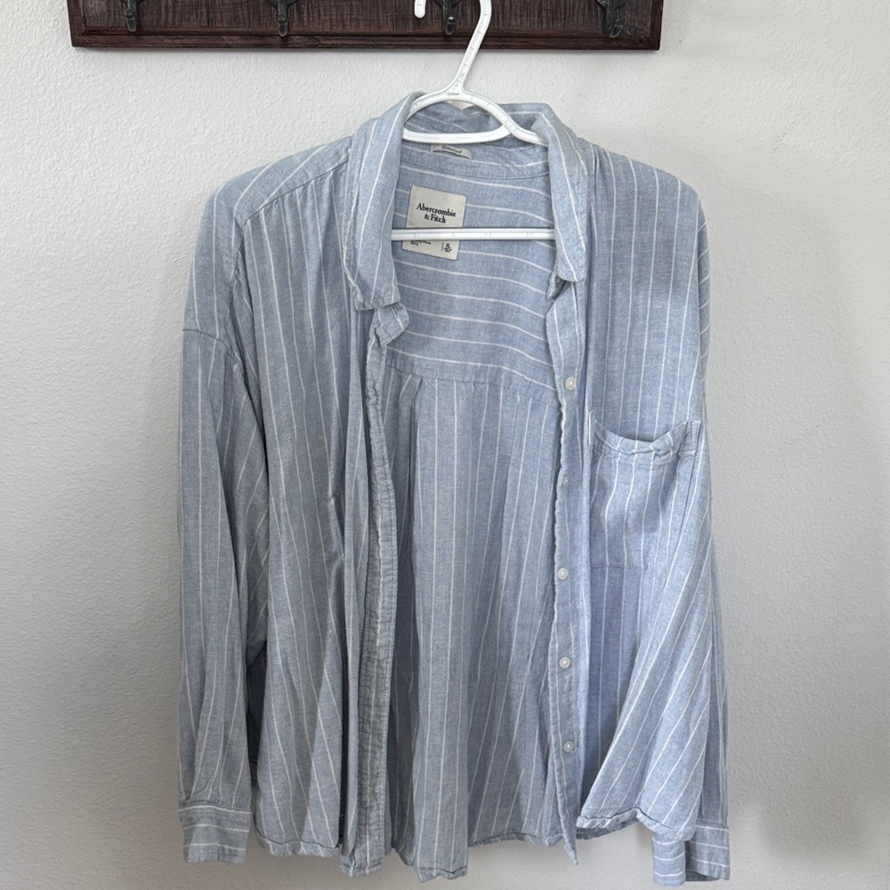 Abercrombie & Fitch Light Blue and White Striped Casual Button-Down Shirt